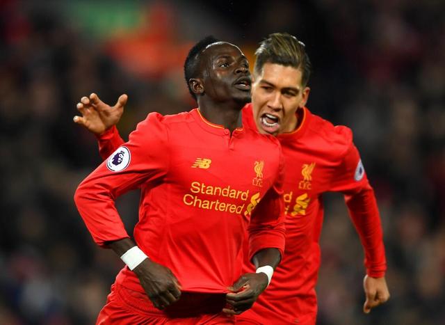 意外将球送 意外将球送