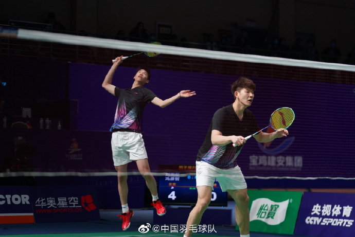 里的表现完 里的表现完