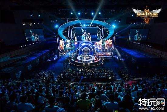 着球队前行 着球队前行