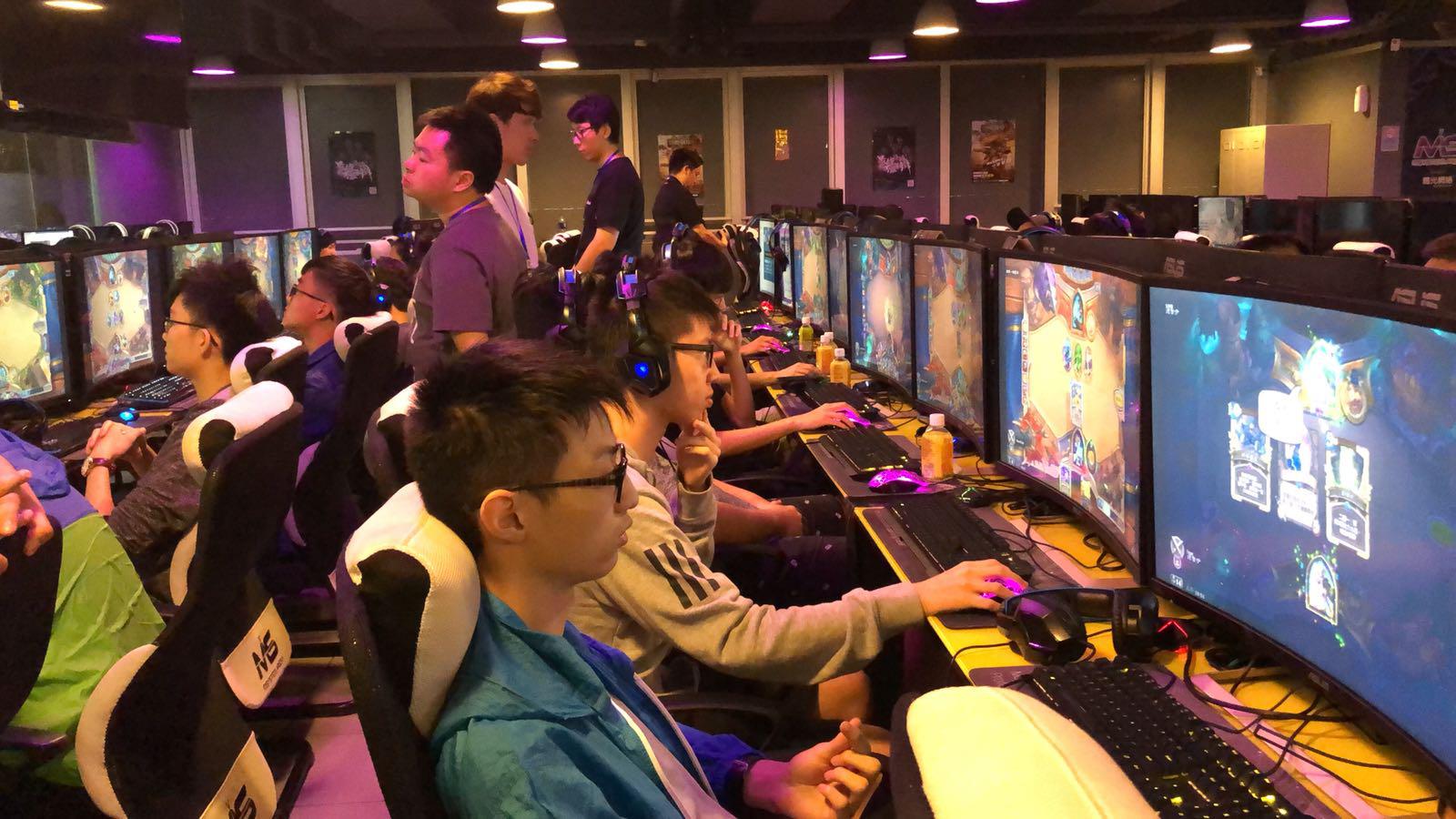 他的传奇故 他的传奇故