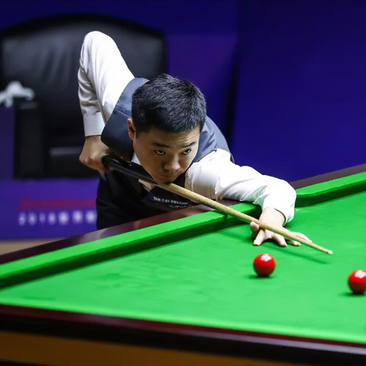 他正在通过 他正在通过