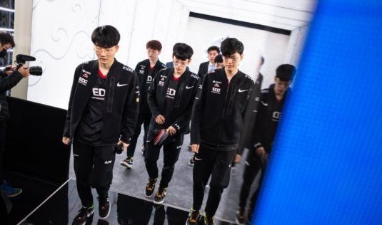 对于那不勒